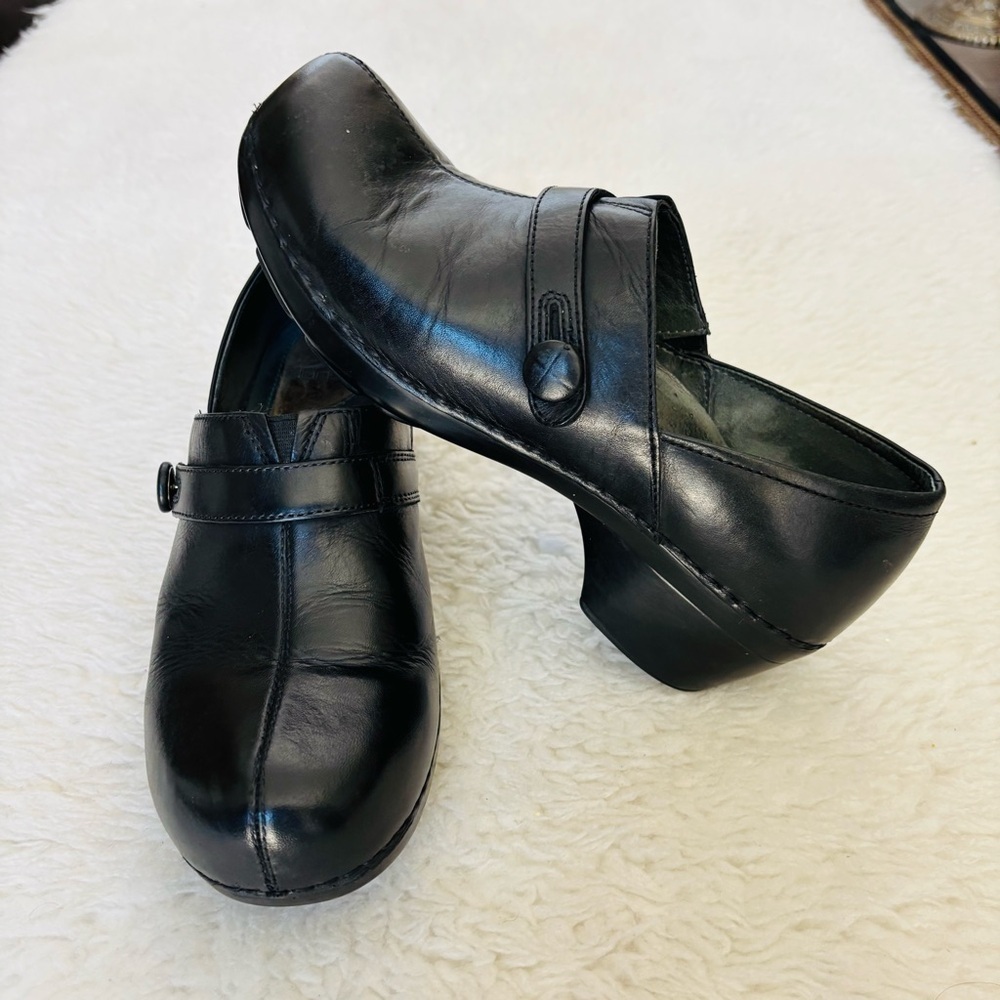 Dansko Black Leather Slip-On Clogs - Picture 4 of 13